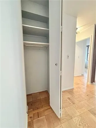 Image 7 - The Delegate, 301 East 45th Street, New York, NY 10017, USA - Condo for sale