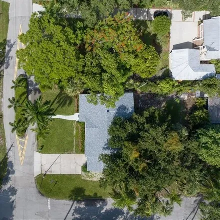 Image 7 - 3393 E Riverside Dr, Fort Myers, Florida, 33916 - House for sale