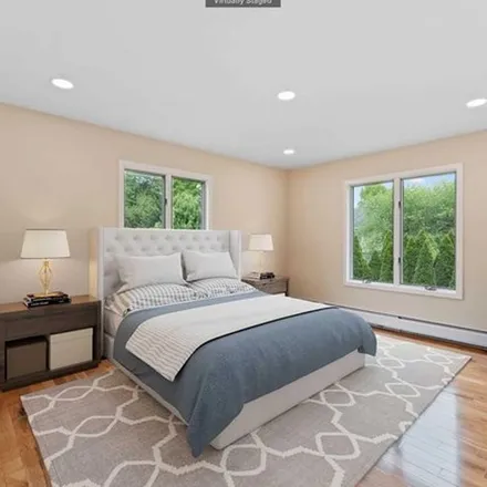 Rent this 5 bed apartment on 670 Mill Run in Paramus, NJ 07652