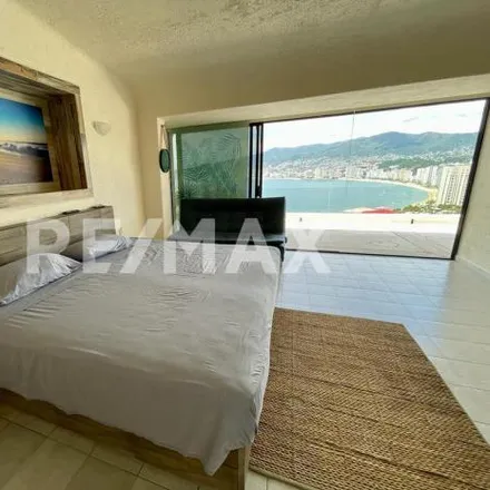 Rent this 5 bed house on Privada Vista de la Brisa in Joyas de Brisamar, 39300 Acapulco