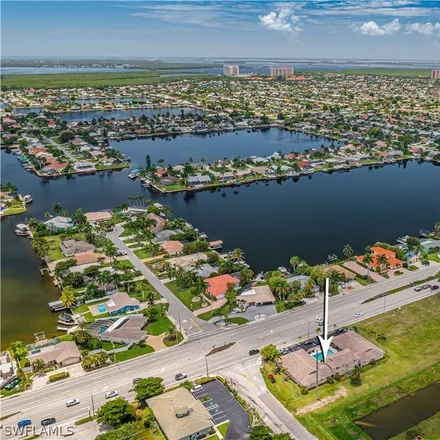 Buy this 2 bed condo on 527 Cape Coral Parkway West in Cape Coral, FL 33914