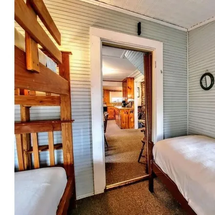 Rent this 3 bed townhouse on Vassalboro