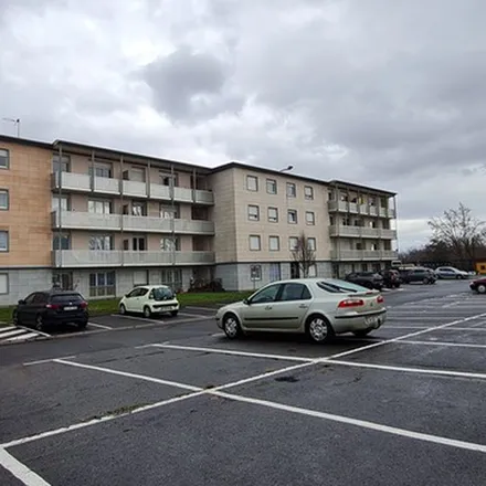 Rent this 3 bed apartment on Avenue de l'Union Soviétique in 63500 Issoire, France