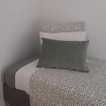 Rent this 2 bed apartment on Rua Vitorino José da Silva in 2825-386 Costa da Caparica, Portugal