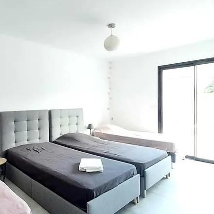 Rent this 4 bed house on Centre d'incendie et de secours de Bonifacio in D 60, 20169 Bonifacio / Bunifaziu