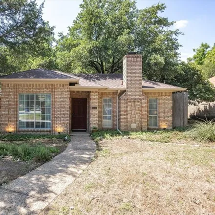 Buy this 3 bed house on 6042 Mercedes Avenue in Dallas, TX 75214