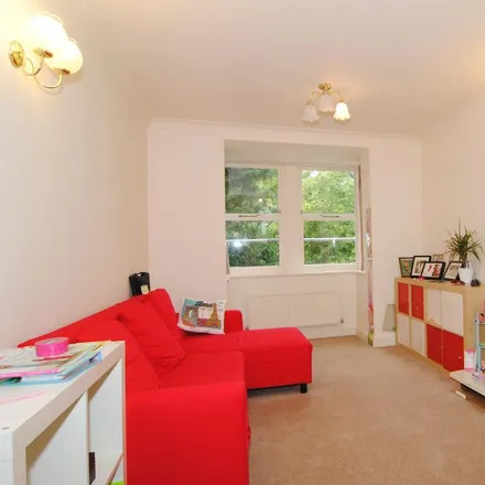 Image 2 - 272 Kew Road, London, TW9 3EE, United Kingdom - Apartment for rent