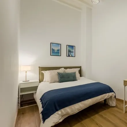 Rent this 6 bed room on Carrer d'Avinyó in 18B, 08002 Barcelona
