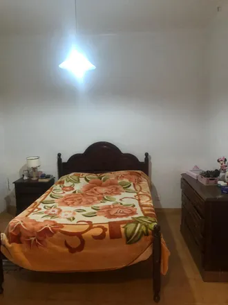 Rent this 2 bed room on Rua Aniceto do Rosário 8 in 2700-059 Falagueira-Venda Nova, Portugal
