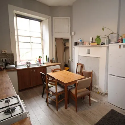 Rent this 5 bed apartment on Great Western Road in North Kelvinside, Glasgow