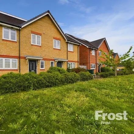 Rent this 4 bed duplex on Holywell Way in West Bedfont, TW19 7SG