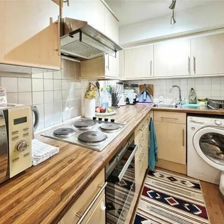 Image 7 - The Goodwins, Royal Tunbridge Wells, TN2 5RS, United Kingdom - Apartment for sale