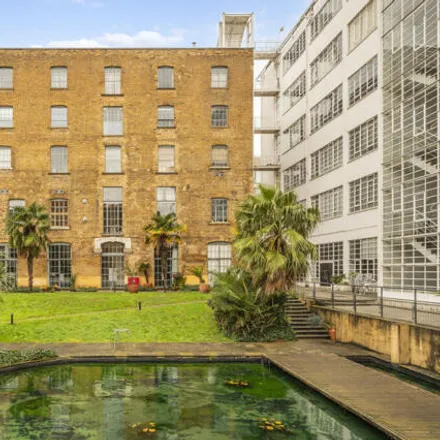 Buy this 1 bed apartment on 700 in Tannery Square, London