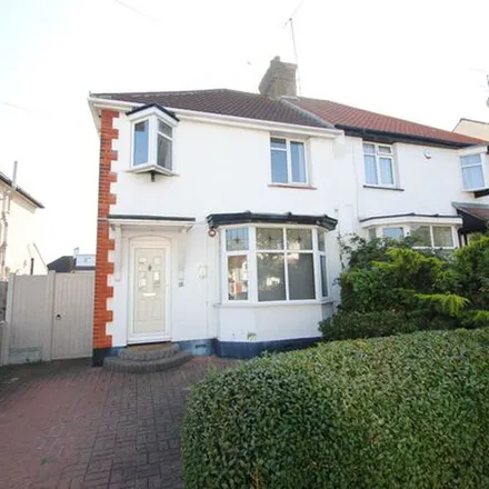 Rent this 3 bed duplex on Montague Avenue in Leigh on Sea, SS9 3PJ