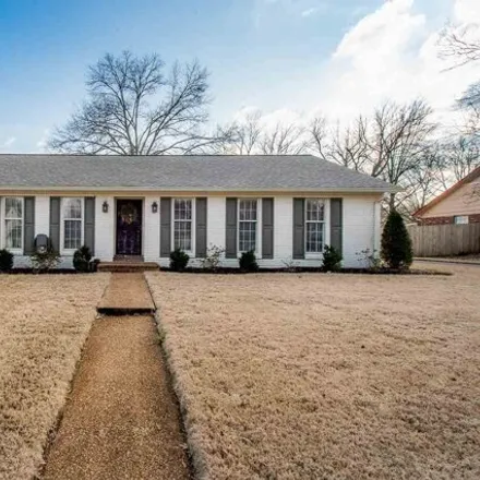 Rent this 3 bed house on 105 East Graycrest Avenue in Collierville, TN 38017