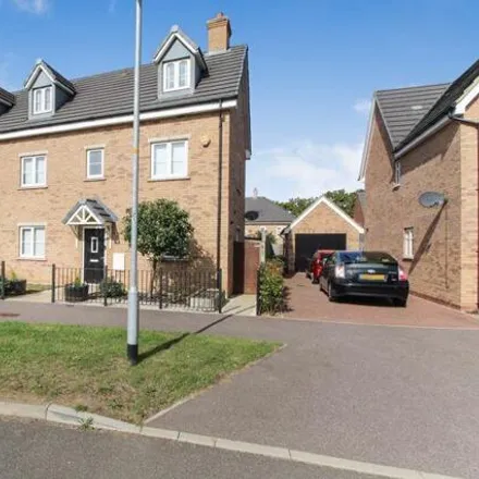 Buy this 5 bed duplex on Chamberlain Way in Shortstown, MK42 0GN