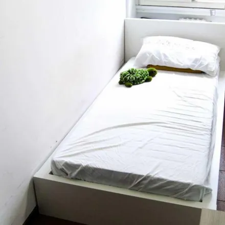 Rent this 4 bed room on Intesa Sanpaolo in Piazza Ventiquattro Maggio, 20136 Milan MI