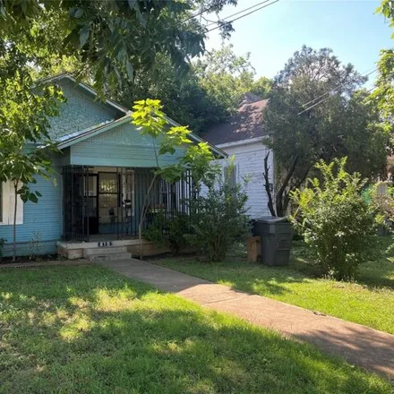 Buy this 4 bed house on 810 S Tyler St in Dallas, Texas