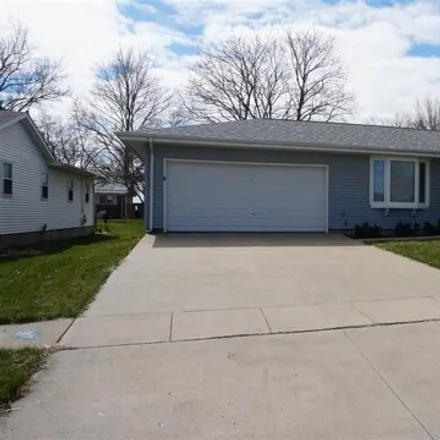Buy this 3 bed house on 468 East 8th Street in West Liberty, IA 52776