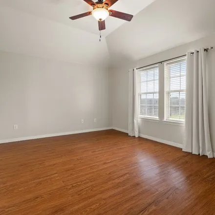 Rent this 3 bed apartment on 200 Country Meadows Drive in Ellis County, TX 75165