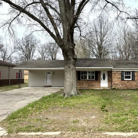 Buy this 3 bed house on 610 East Missouri Avenue in Hayti, Pemiscot County