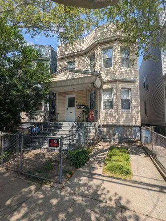 Buy this 6 bed house on 14 Bayside Place in Jersey City, NJ 07305