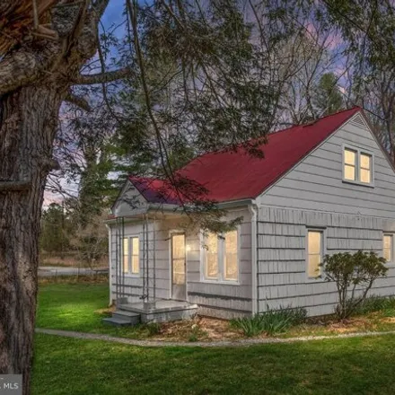 Buy this 4 bed house on 19498 Lake Orange Road in Orange County, VA 22960