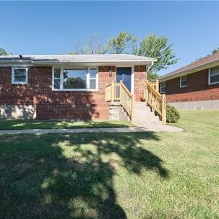 Buy this 3 bed house on 2720 North 37th Street in Kansas City, KS 66104