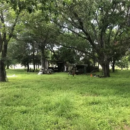 Image 2 - 1512 North East Street, Edna, TX 77957, USA - House for sale