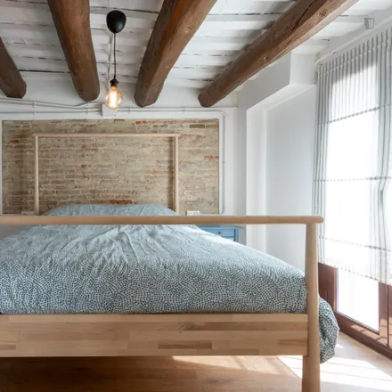 Rent this 1 bed apartment on Farmàcia Montaner Rogado in Yolanda, Carrer Sant Pau