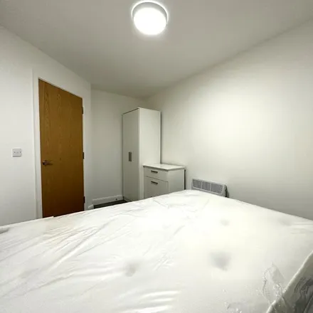 Image 5 - Skinner Lane, Arena Quarter, Leeds, LS7 1BU, United Kingdom - Apartment for rent