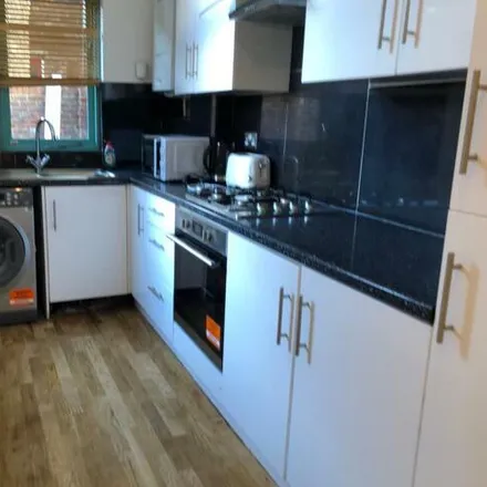 Rent this 4 bed house on Camden Road in London, N7 0SQ