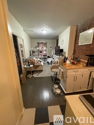 Rent this studio apartment on 270 Newbury St