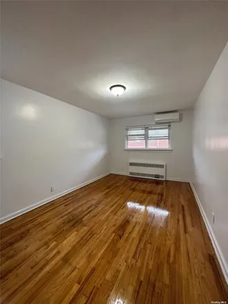 Image 4 - 43-40 157th Street, New York, NY 11355, USA - House for rent