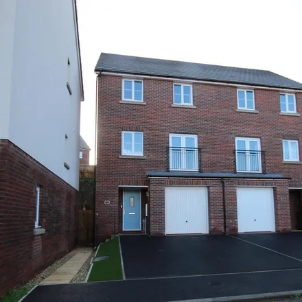Rent this 3 bed townhouse on 38 Jordan Drive in Exeter, EX1 3FQ