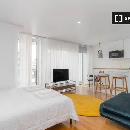Rent this studio apartment on Rua das Doze Casas 17 in 4000-255 Porto, Portugal
