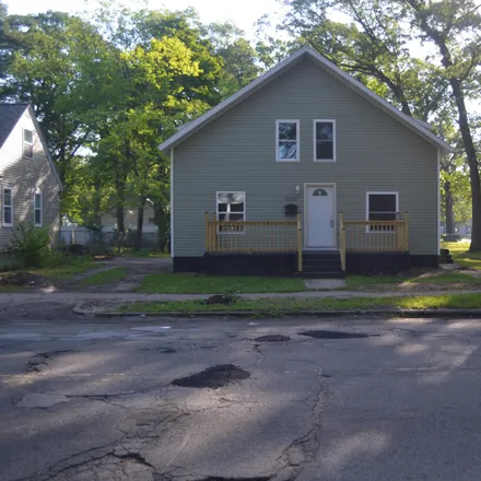 Buy this 4 bed house on 2540 Hoyt Street in Muskegon Heights, MI 49444