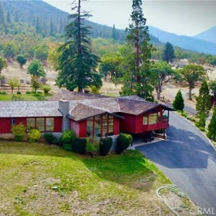 Image 2 - Fort Jones Road, Yreka, CA 96097, USA - House for sale