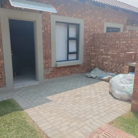 Rent this 3 bed apartment on Valley Road in Govan Mbeki Ward 15, Secunda