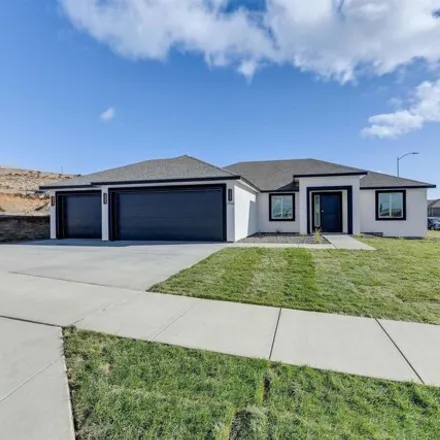 Buy this 4 bed house on unnamed road in Kennewick, WA 99338