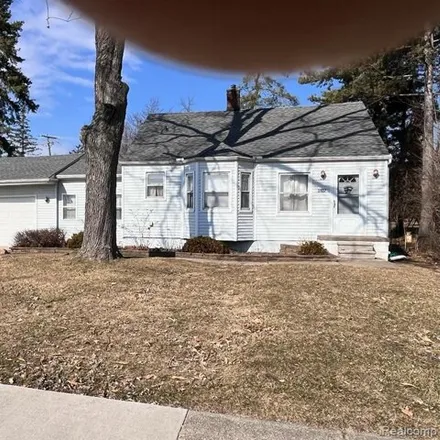 Rent this 2 bed house on 5 Mile Road in Livonia, MI 48154
