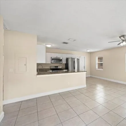 Image 5 - 3780 Avenue P, Riviera Beach, FL 33404, USA - House for sale