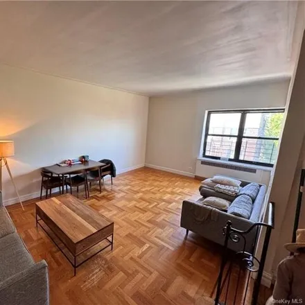 Image 4 - 30 Clinton Place, City of New Rochelle, NY 10801, USA - Apartment for sale