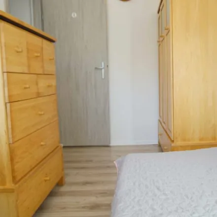Rent this 7 bed room on Żabka in Zgierska 240C, 91-362 Łódź