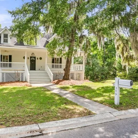 Buy this 3 bed house on 383 Cottage Farm Drive in Beaufort, SC 29902
