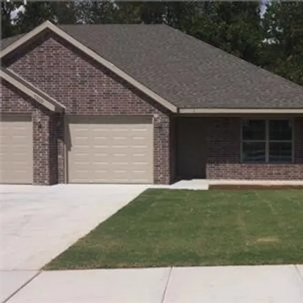 Rent this 3 bed duplex on 3101 Southwest Amberwood Boulevard in Bentonville, AR 72712