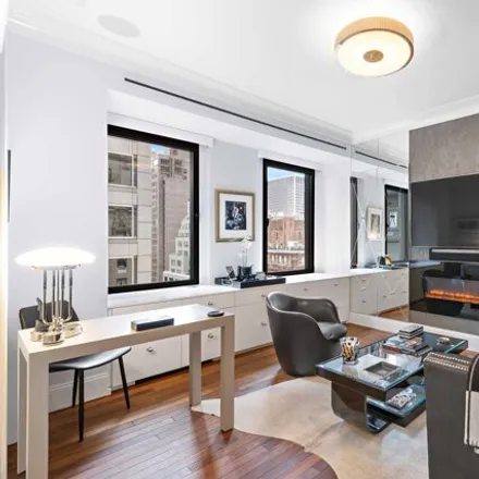 Image 3 - Ritz Tower, 465 Park Avenue, New York, NY 10022, USA - Apartment for sale