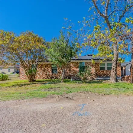 Buy this 5 bed house on 601 Loyd Street in Italy, Ellis County