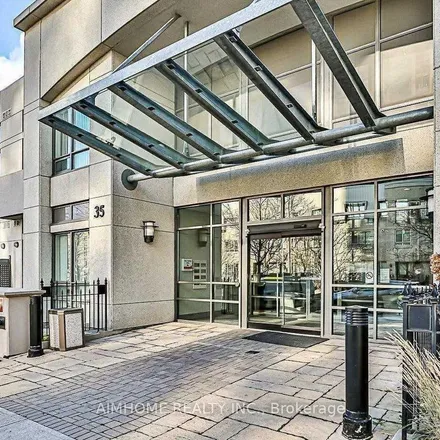 Rent this 2 bed apartment on Pearl in 35 Hollywood Avenue, Toronto