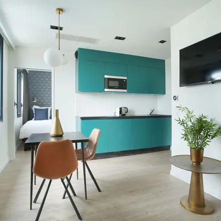 Image 1 - 20 Avenue Bourgain, 92130 Issy-les-Moulineaux, France - Apartment for rent